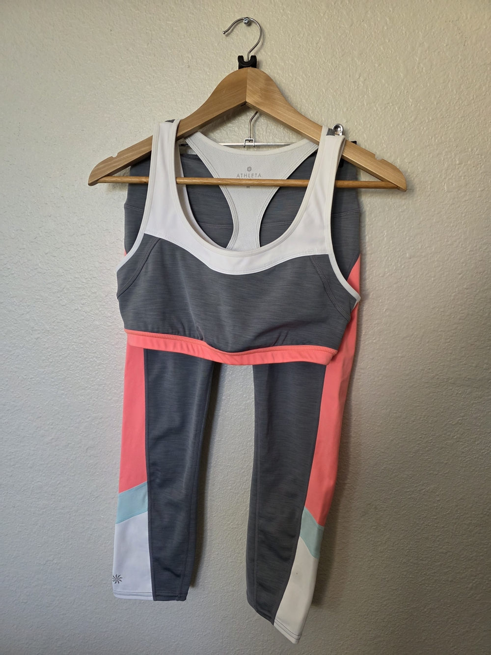 Athleta Triple Dare Sports Bra & Capri, gray/pink